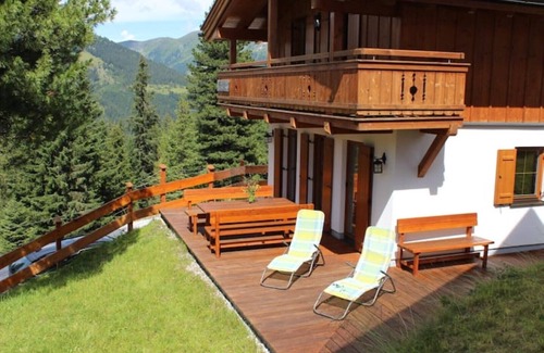 Hochkrimml Ski Chalet | Almhaus Louise - in the middle of the Zillertal Arena ski area - coziness & comfort