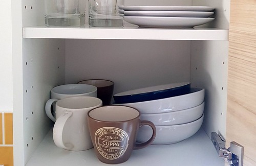 Nottingham House | Almond Studio - entire garden guest house with NETFLIX and fast WiFi