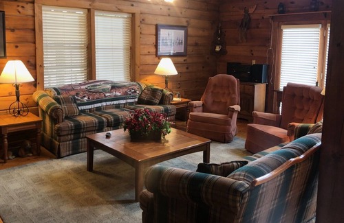 Drasco Ski Chalet | Almost Heaven a real "Honest Abe" Log Cabin in Tannenbaum Resort!