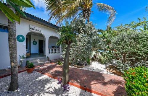 Oranjestad Bed & Breakfast | Aloe B&B