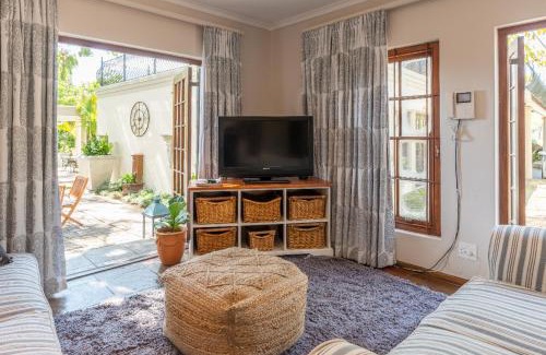 Cape Town Apartment | Aloe Cottage at Ibis House