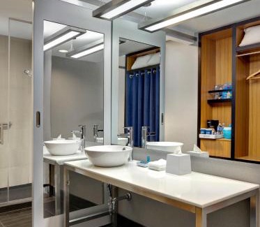 Downtown Brooklyn Hotel | Aloft New York Brooklyn