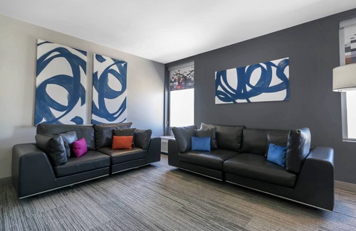 Newport Hotel | Aloft Newport On The Levee
