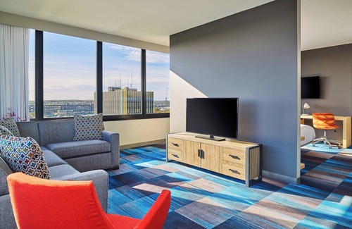 South Bend Hotel | Aloft South Bend