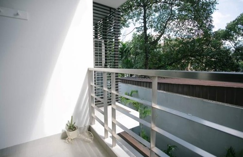 Phaya Thai Apartment | Aloft Studio 02 (at Aree)