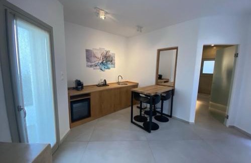 Karpenisi House | Aloft Suites Mykonos
