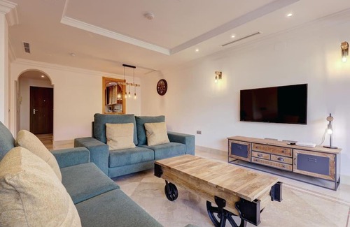 Marbella Apartment | Aloha Hill Club Resort Holiday Rental Apartment