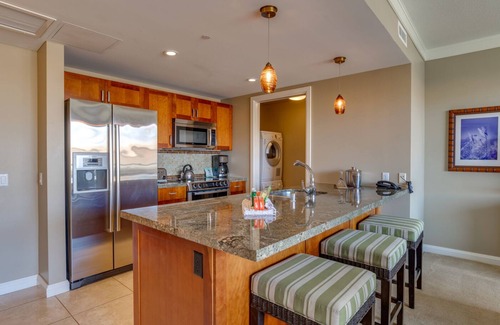 Honokowai Hotel | Aloha Vibes: 2 Stylish Units w/Full-Kitchen! Near Wo Hing Temple Museum!