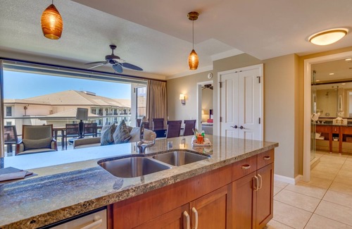 Honokowai Hotel | Aloha Vibes: 2 Stylish Units w/Full-Kitchen! Near Wo Hing Temple Museum!