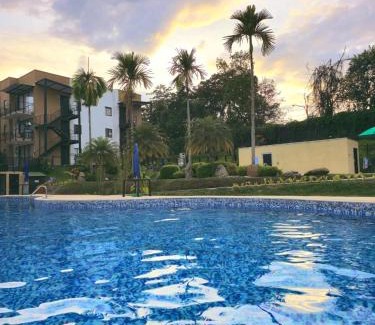 Armenia Apartment | Alojamiento Familiar para 17 - A 5min del Aeropuerto - Con Piscina - By Molca Travel