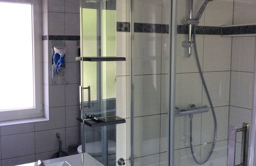 Luxeuil-les-Bains Apartment | Alouette F1 furnished city center 400m from Spa, Casino, garden, private parking