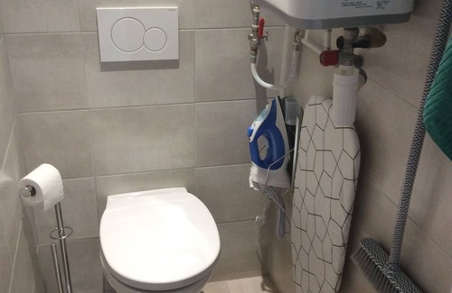 Luxeuil-les-Bains Apartment | Alouette F1 furnished city center 400m from Spa, Casino, garden, private parking