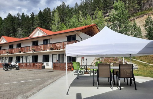 East Kootenay Hotel | Alpen Motel