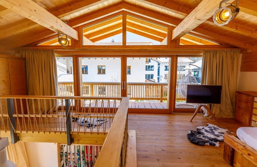 Mittenwald Ski Chalet | Alpenloft 1.0