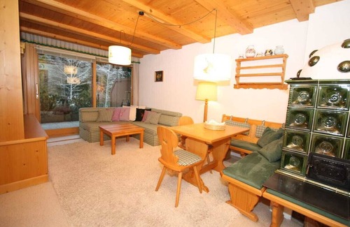 Hinterthal Apartment | 'Alpenruhe' beautiful, sunny 2-bedroom flat in Hinterthal