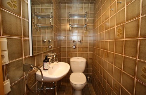 Hinterthal Apartment | 'Alpenruhe' beautiful, sunny 2-bedroom flat in Hinterthal