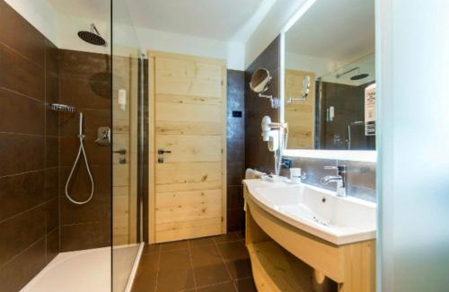 Dimaro Hotel | Alpholiday Dolomiti Wellness & Family Hotel