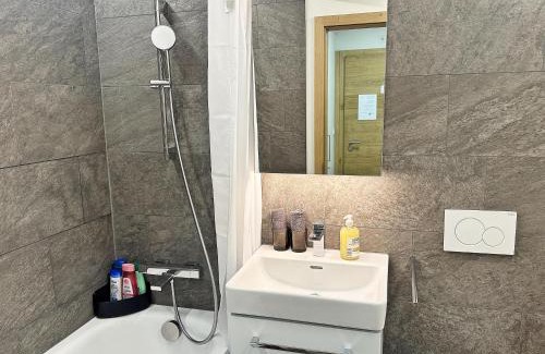 St. Moritz Apartment | Alpin-schick, 39m2, Ski & Sport, mit Pool - SK213