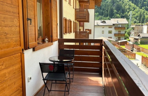 Campodolcino Apartment | Alpine Apartment beautiful one-bedroom apartment with a view