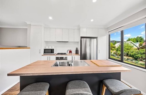 Bright Apartment | Alpine Apartment Three