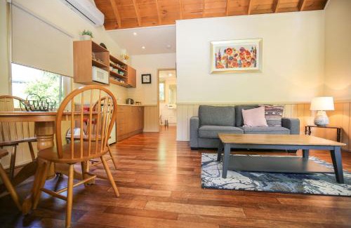 Harrietville House | Alpine Arnica Cottage 2