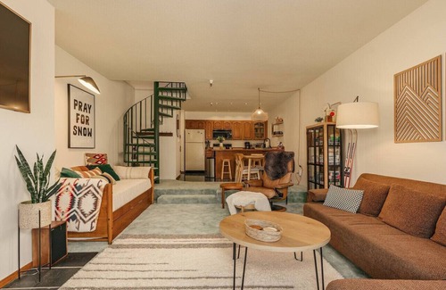 Alyeska Apartment | Alpine Charm By Alyeska Sleeps 6