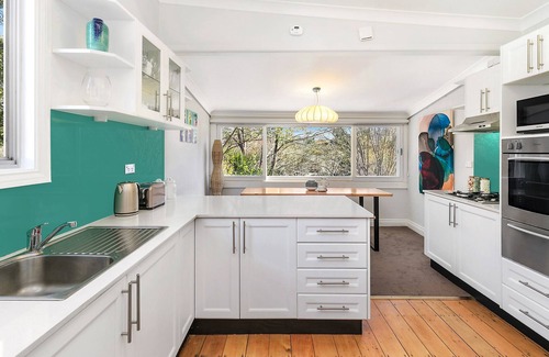 Katoomba House | Alpine Days Guesthouse - 5 mins walk to town!