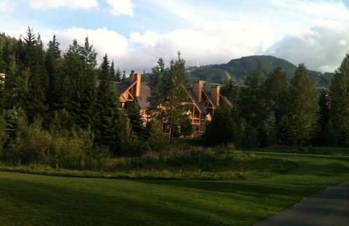 Blackcomb Condo | Alpine Greens Whistler - 2bd & 2bth Condo sleeps 4+, RATES in CA,n/not US