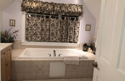 Vernon Bed & Breakfast | Alpine Haus Bed & Breakfast Inn