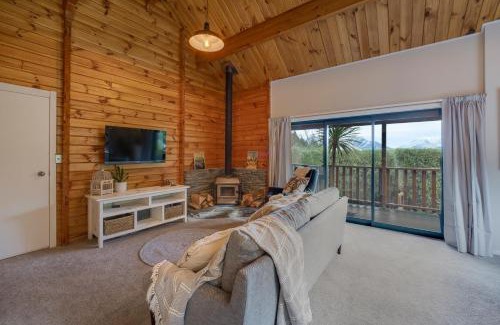 Closeburn House | Alpine Hideaway - 3 Bedroom