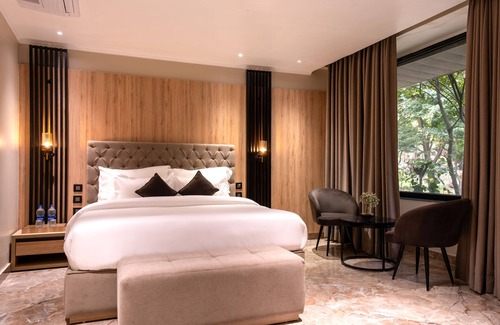 Sidhpur Hotel | Alpine hotel and villas