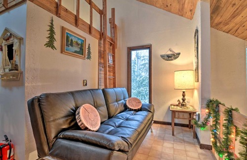 Alpine Lake House | Alpine Lake Resort Chalet with Indoor Pool Access!