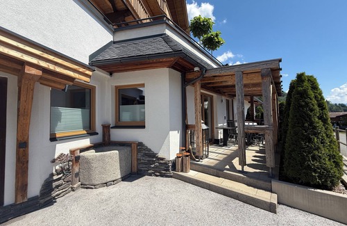 Moosen Apartment | Alpine Lodge SKI IN- SKI OUT Luxurious vacation apartment with 4 bedrooms