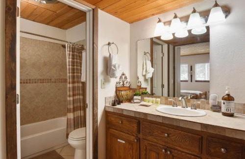Olympic Valley House | Alpine Manor Retreat Mountain Relaxation