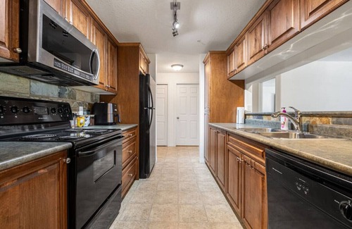 East Kootenay Apartment | Alpine Retreat | Pool | Hot Tub | Affordable