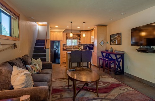 Ketchum Condo | Alpine Villa Condo 1- Find a Perch in Ketchum at Treehouse Condo