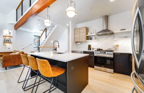 Soda Springs House | Alpine Work + Play/Donner Summit EV Hot Tub