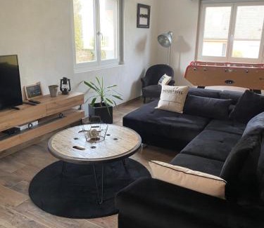 Neuve-Eglise House | Als AS DE COEUR La maison aux mille et un coeurs