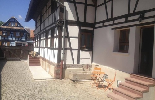 Geispolsheim House | Alsatian house - 9 people - bbq - billiards - pétanque - ping pong