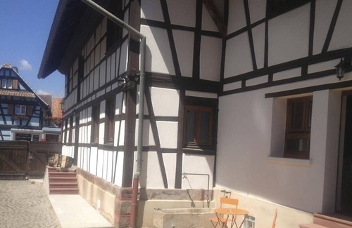 Geispolsheim House | Alsatian house - 9 people - bbq - billiards - pétanque - ping pong