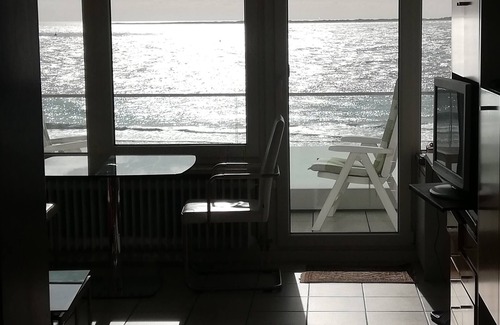 Norderney Apartment | Alte Teestube - Central city location right by the sea with sauna and pool