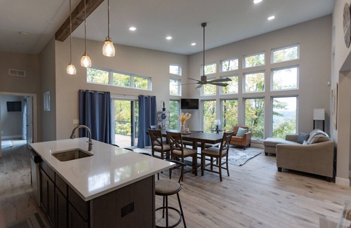 Wright City House | Altitude Adjustment - New Treehouse at Innsbrook