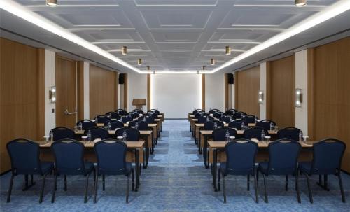 Uskudar Hotel | Altunizade Suites Istanbul, Curio Collection By Hilton