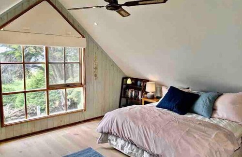 Apollo Bay Apartment | Alyeska Loft - Apollo Bay studio loft apartment