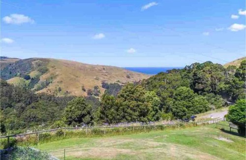 Apollo Bay Apartment | Alyeska Loft - Apollo Bay studio loft apartment