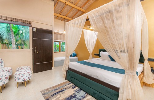 Ashvem Hotel | Amadi Beach Front Resort