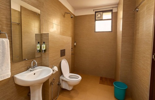 Vasundhara Hotel | Amaira Hotels & Banquets (Near Vaishali Metro Station)