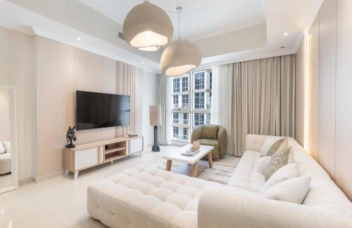 Downtown Dubai Apartment | Amal أمل Cozy City Apt 3BD with balconies walk to Dubai Mall- Dar Samita Holiday Homes