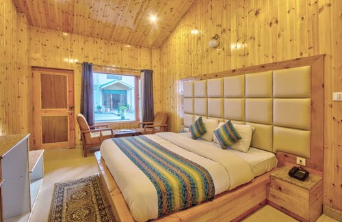 Bhuntar Hotel | Aman place by Hotel Malabar KASOL