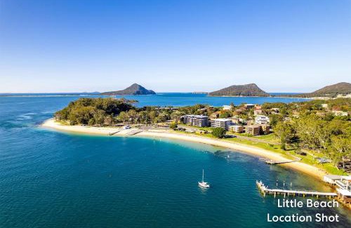 Nelson Bay Apartment | Amanda Court 8 fantastic unit so close to the beach
